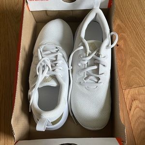 Nike women’s flex experience RN 10